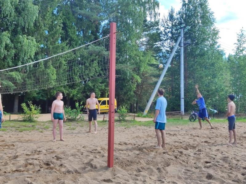 Игры на свежем воздухе, купание в реке - любимое летнее развлечение наших воспитанников!